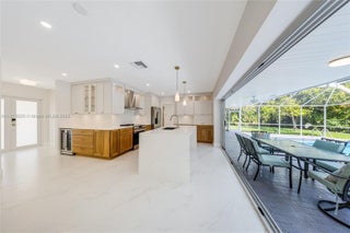 Photo of Listing #A11815826