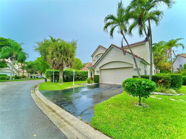 3 of 18 - 3836 Jasmine Ln, Coral Springs, FL