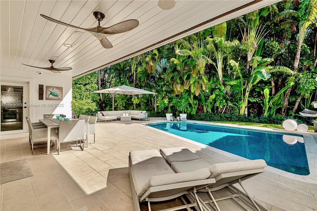 375 Harbor Ct ., Key Biscayne