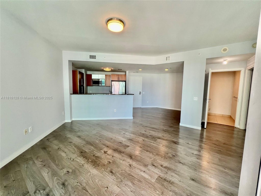 300 S Biscayne Blvd 2705, Miami