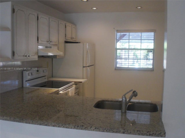 4 of 7 - 3250 Nw 85th Ave 24, Coral Springs, FL