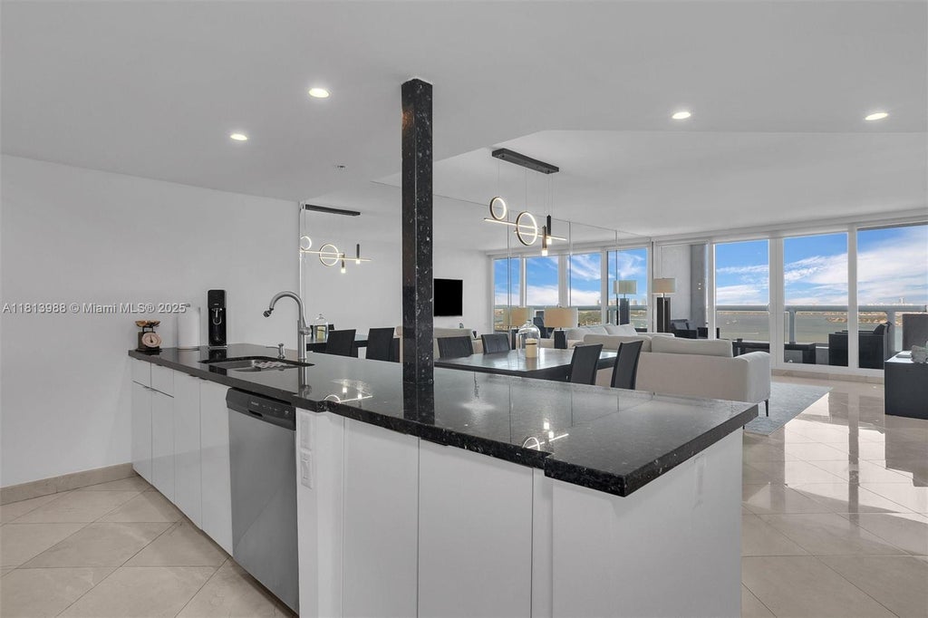 1717 N Bayshore Dr A-3332, Miami