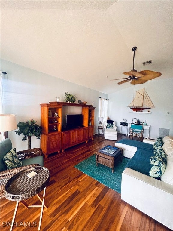 1121 Van Loon Commons Cir 305, Cape Coral