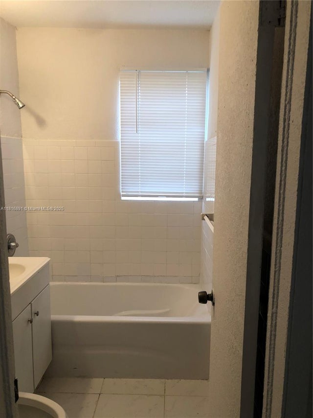 4 of 7 - 1548 Nw 3rd Ter, Pompano Beach, FL