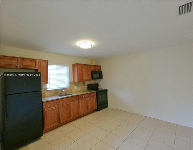 2 of 8 - 4940 Serafica Dr 15, Lake Worth, FL