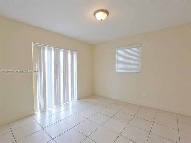 4 of 8 - 4940 Serafica Dr 15, Lake Worth, FL