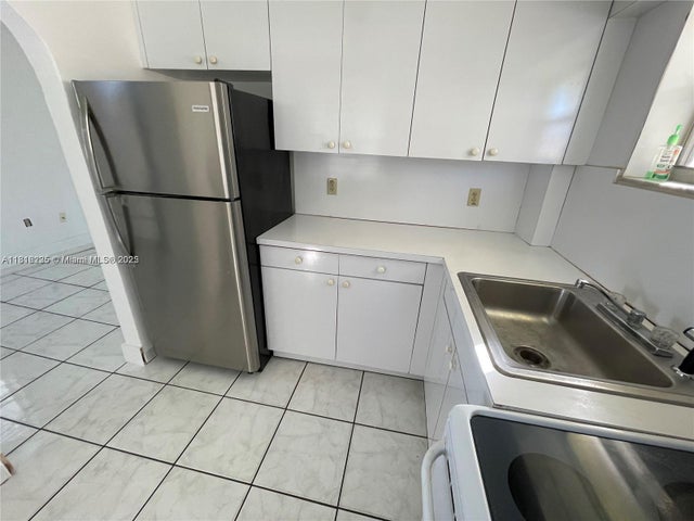 3 of 3 - 1016 Nw 1st Ave, Hallandale Beach, FL