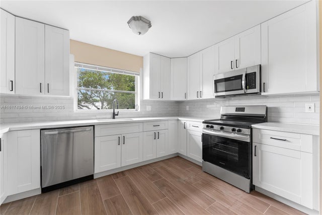 3 of 24 - 10221 Nw 35th St 7, Coral Springs, FL