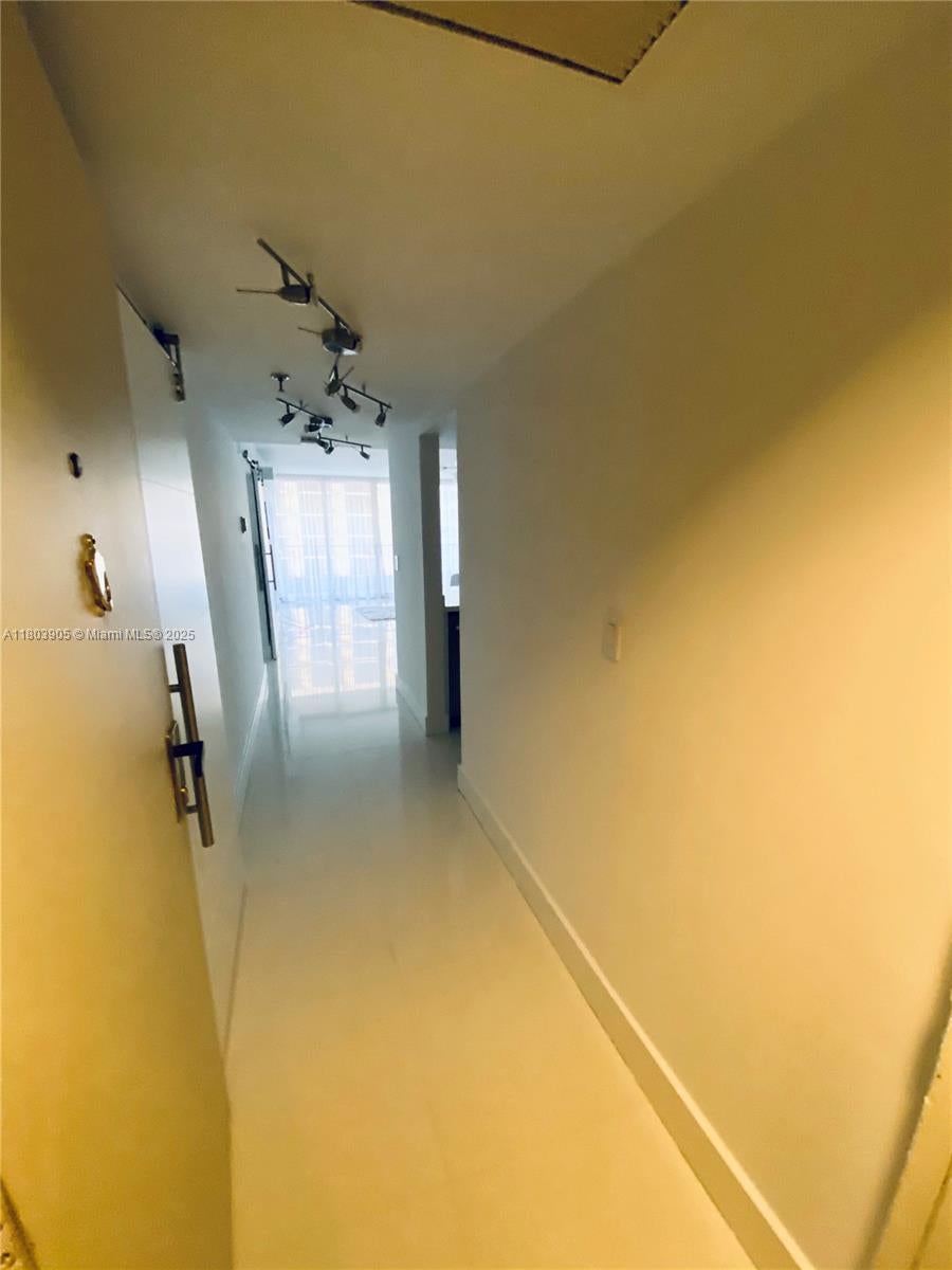 555 Ne 15th St 27g, Miami