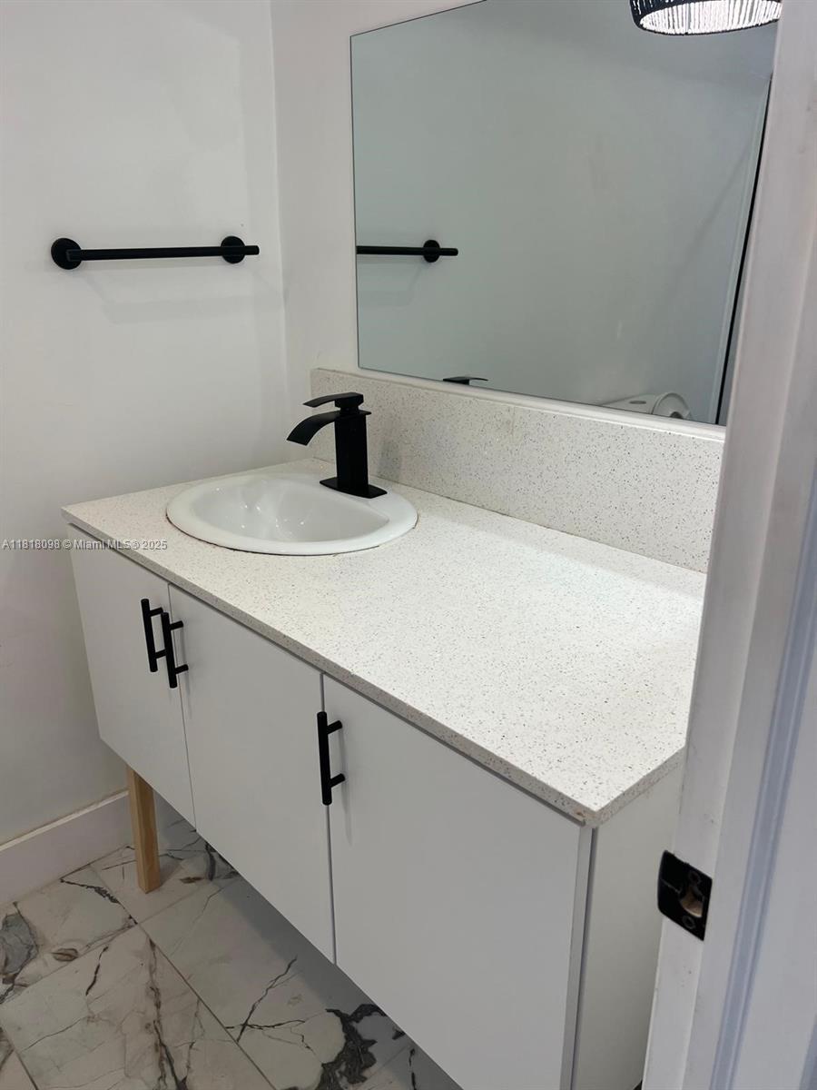 453 Nw 25th Ct 5c, Miami