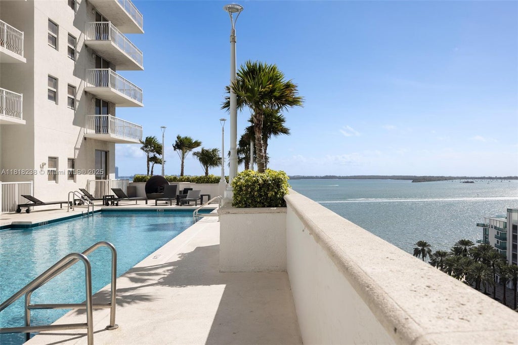 1200 Brickell Bay Dr 4010, Miami