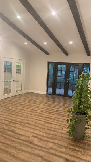 Photo of Listing #A11818510