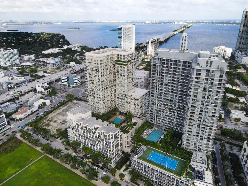 121 Ne 34th St 3006, Miami