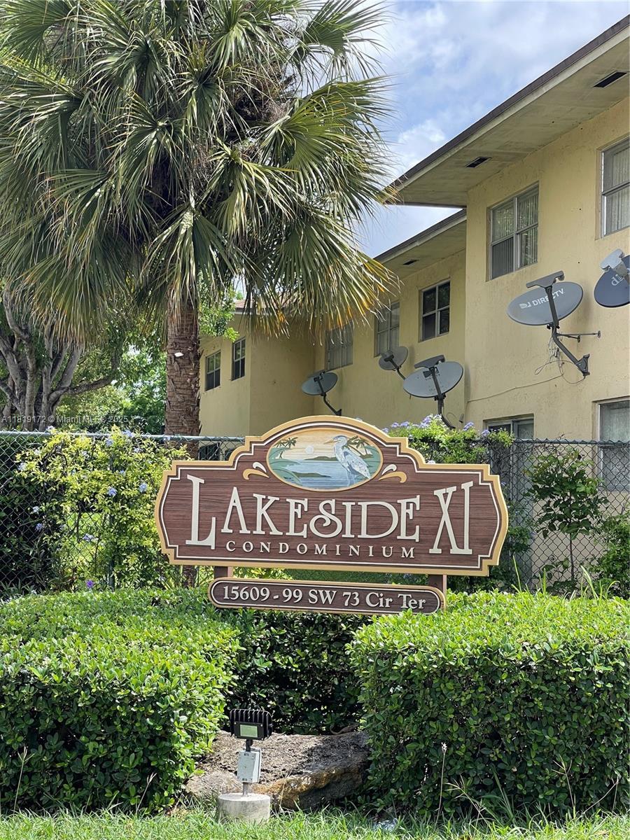 15699 Sw 73rd Cir Ter 1-9, Miami