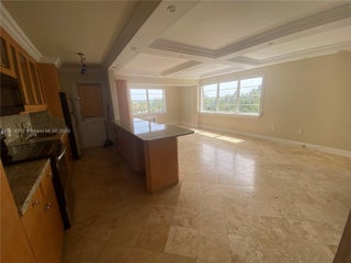 Photo of Listing #A11819312