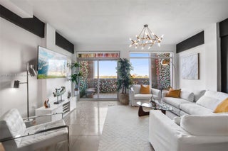 Photo of Listing #A11819628