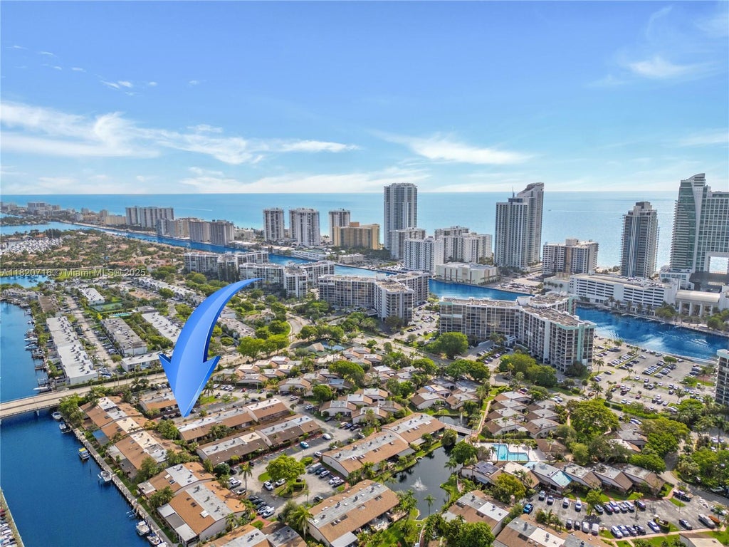 2627 S Parkview Dr 2627, Hallandale Beach