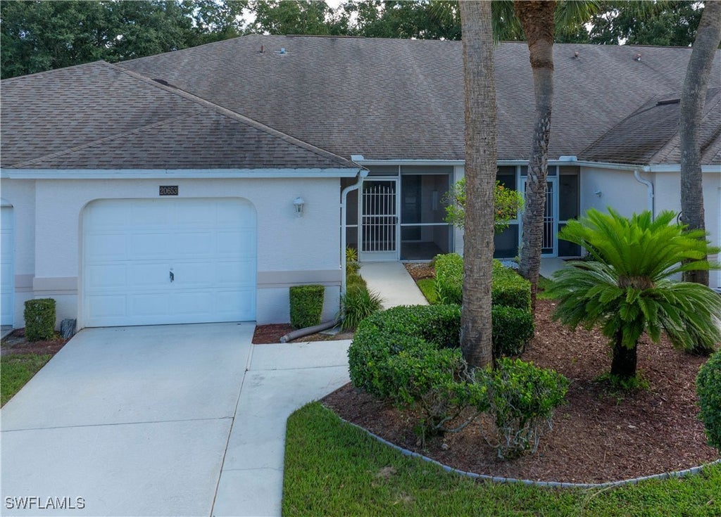 20653 Country Barn Dr, Estero