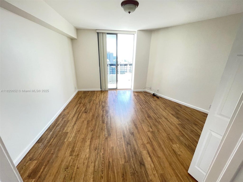 3530 Mystic Pointe Dr 3104, Aventura