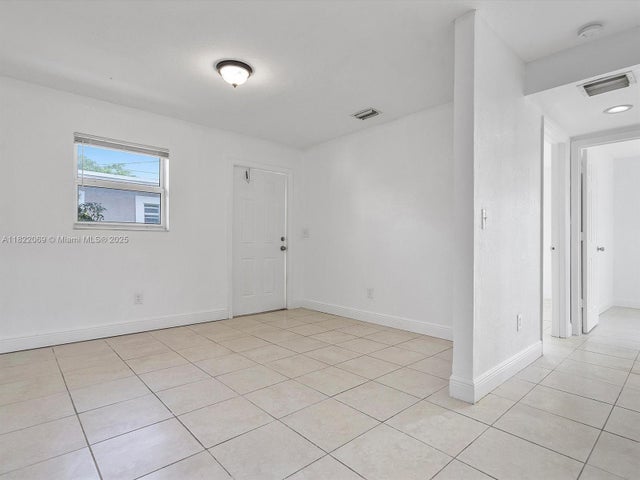 1 of 13 - 821 Nw 5th Ave 1, Hallandale Beach, FL