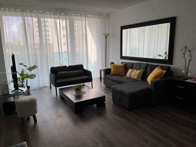 2 of 11 - 4001 S Ocean Dr 5e, Hollywood, FL