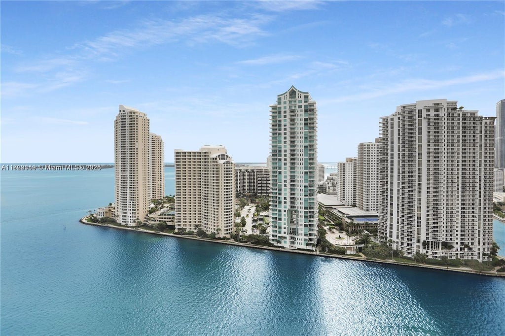 325 Biscayne 1626, Miami