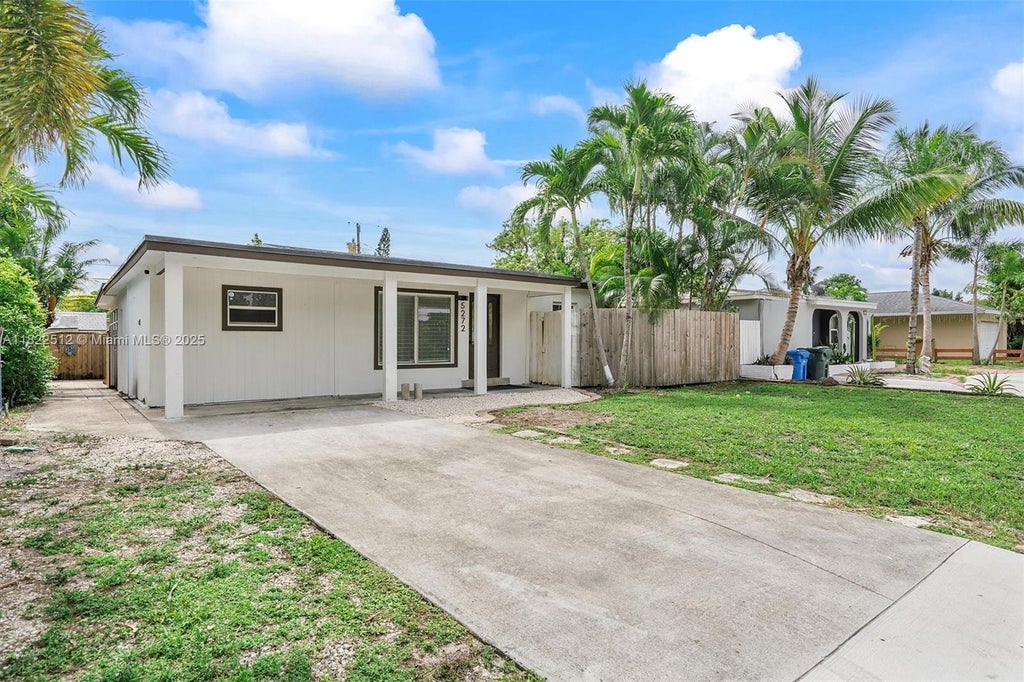 5272 N Andrews Ave, Oakland Park