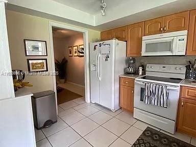 4 of 33 - 200 Ne 12th Ave 7a, Hallandale Beach, FL