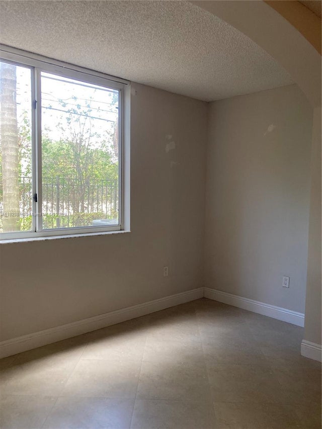 3 of 6 - 800 Scotia Dr 103, Hypoluxo, FL