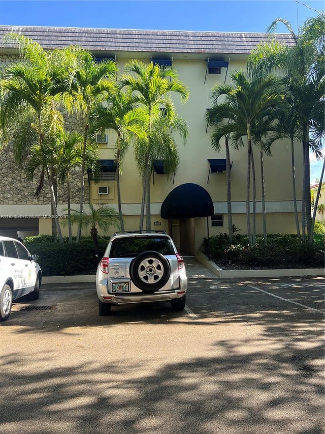 1 of 16 - 427 Santander Ave 204, Coral Gables, FL