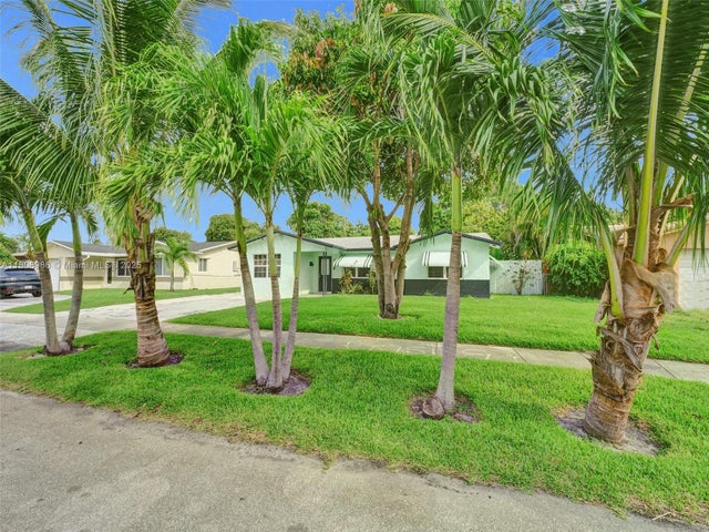 3 of 61 - 221 Ne 31st St, Pompano Beach, FL