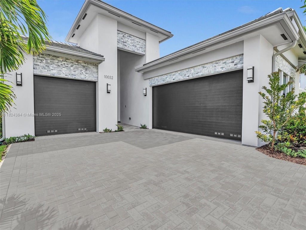 10032 Stockrun Dr, Palm Beach Gardens