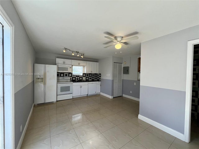 4 of 18 - 2330 Harding St Rear, Hollywood, FL