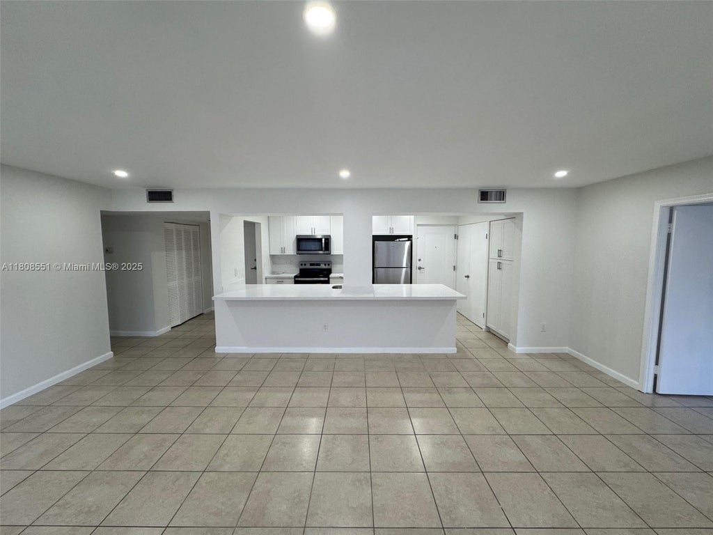 7700 Camino Real D-311, Miami