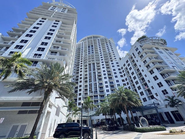1 of 24 - 1776 Polk St 1005, Hollywood, FL