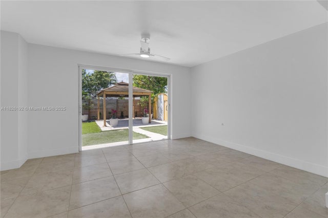 5 of 34 - 806 Ne 4th St, Hallandale Beach, FL