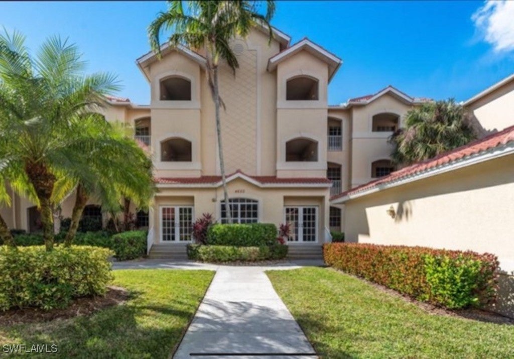 4650 Yacht Harbor Dr 132, Naples