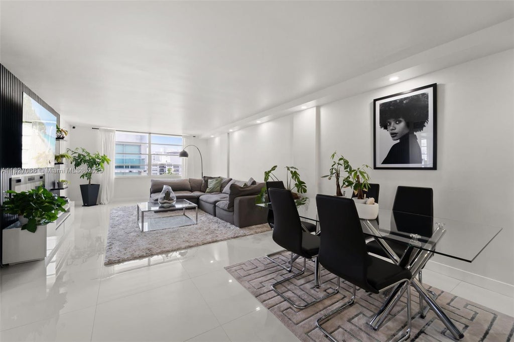 1050 93rd St 7h, Bay Harbor Islands