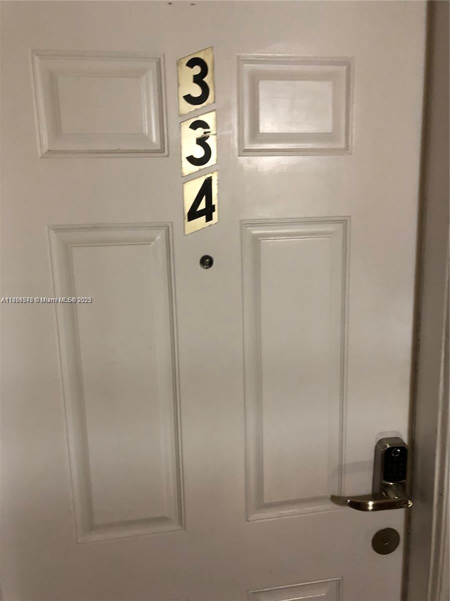 1555 W 44th Pl 334, Hialeah