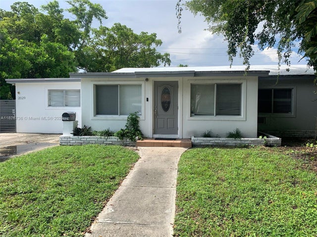 1 of 26 - 2029 Pierce St 4, Hollywood, FL