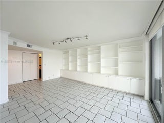 Photo of Listing #A11828073