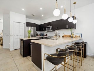 Photo of Listing #A11829864