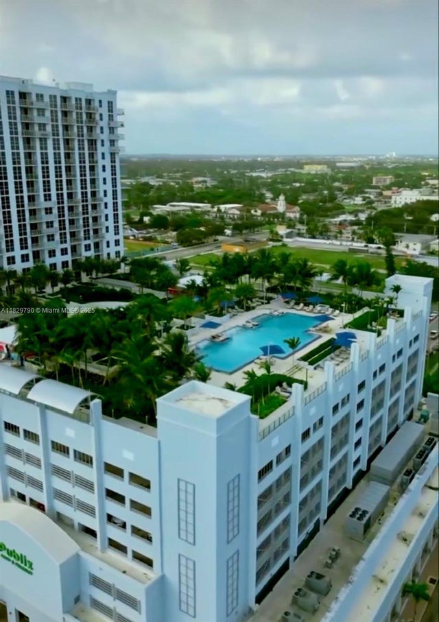 5 of 15 - 1776 Polk St 1405, Hollywood, FL