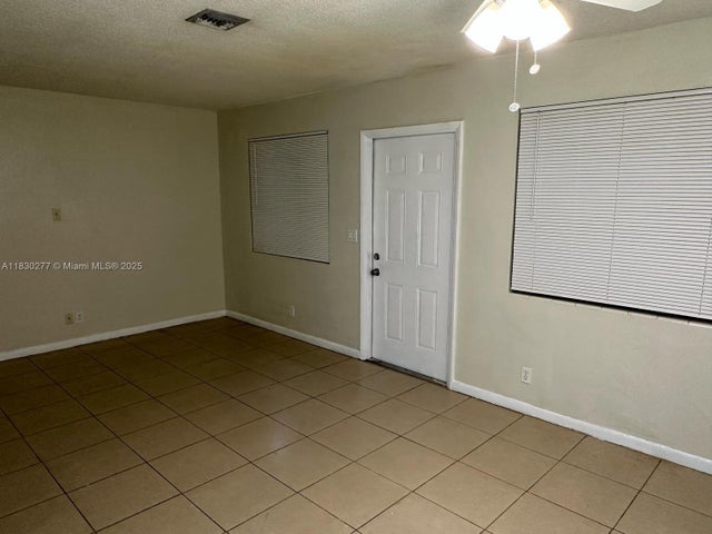 1 of 10 - 214 Se 8th St 5, Hallandale Beach, FL