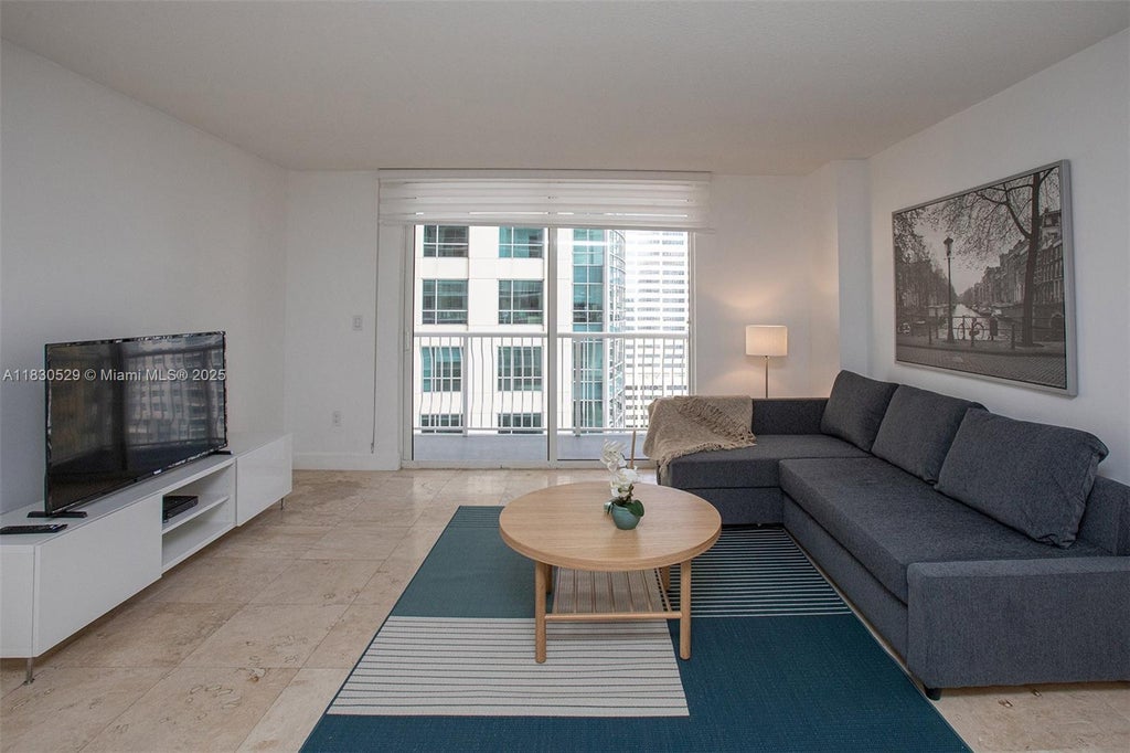 1200 Brickell Bay Dr 2704, Miami