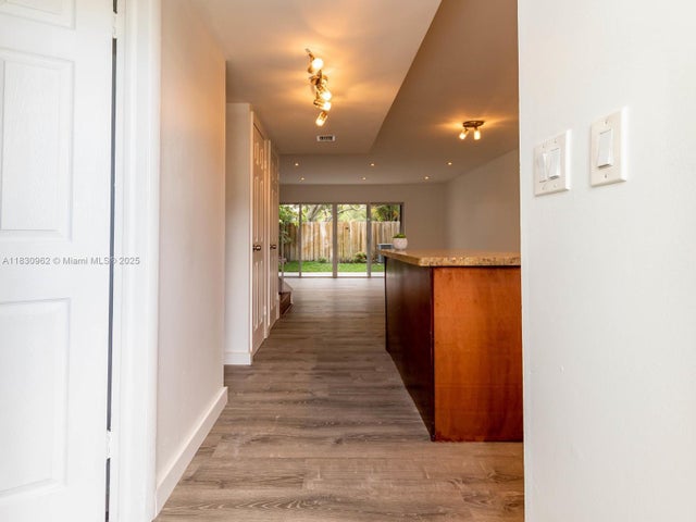 3 of 31 - 3321 N Raleigh St 3i, Hollywood, FL