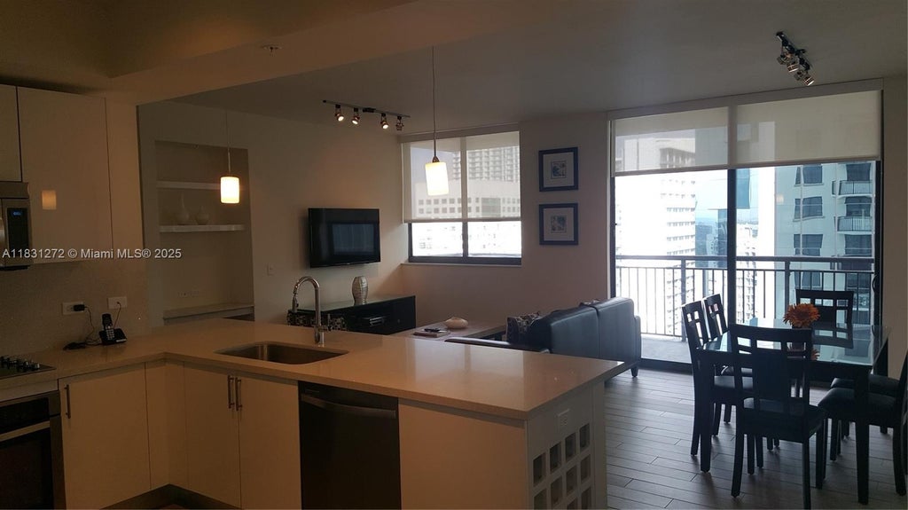 999 Sw 1st Ave 2514, Miami