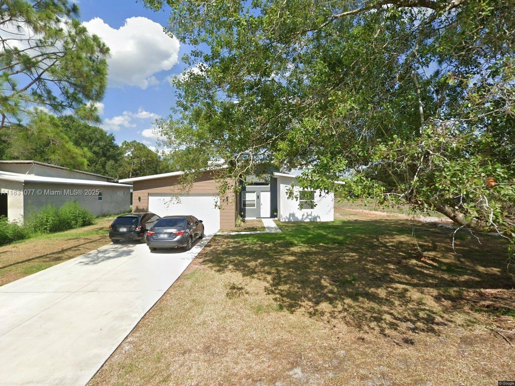 2550 N Arrowhead Rd 2550, Avon Park