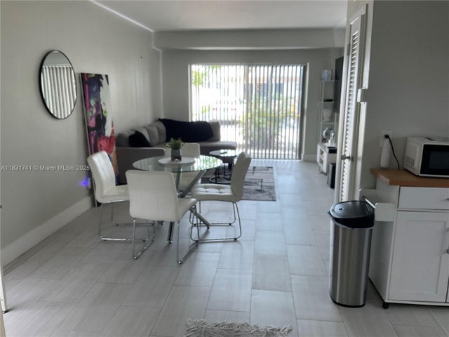 3 of 14 - 510 Se 9th St 3, Fort Lauderdale, FL