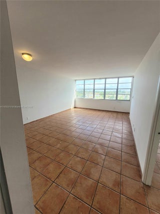 Photo of Listing #A11832010